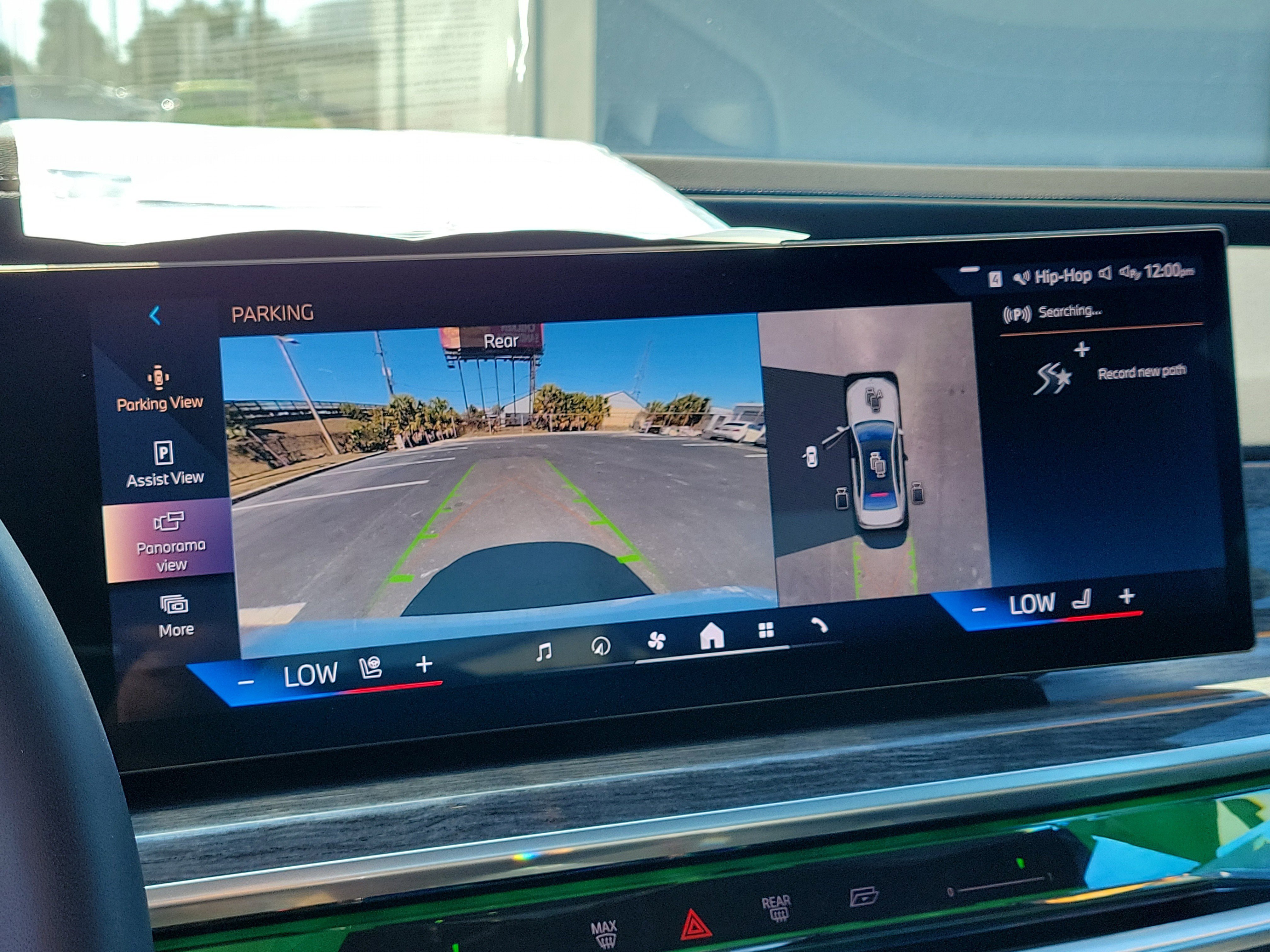 Used 2025 BMW 740i image 23