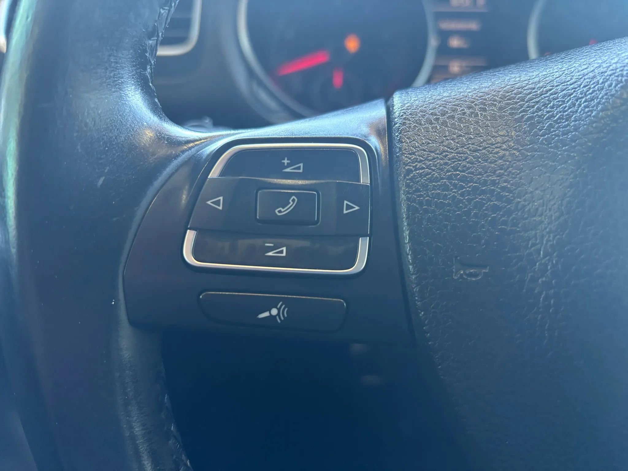 Used 2014 Volkswagen Golf 4-Door image 13