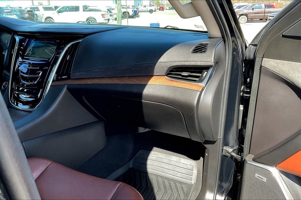 Used 2020 Cadillac Escalade Premium Luxury image 16