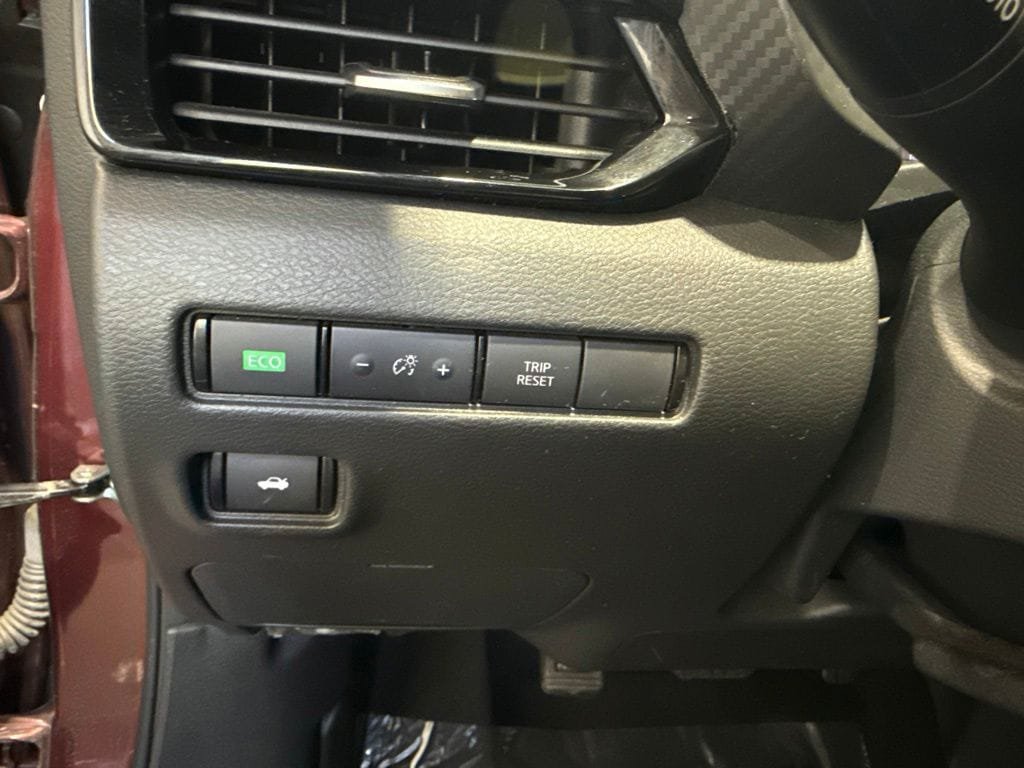 Used 2024 Nissan Sentra SV FWD image 23