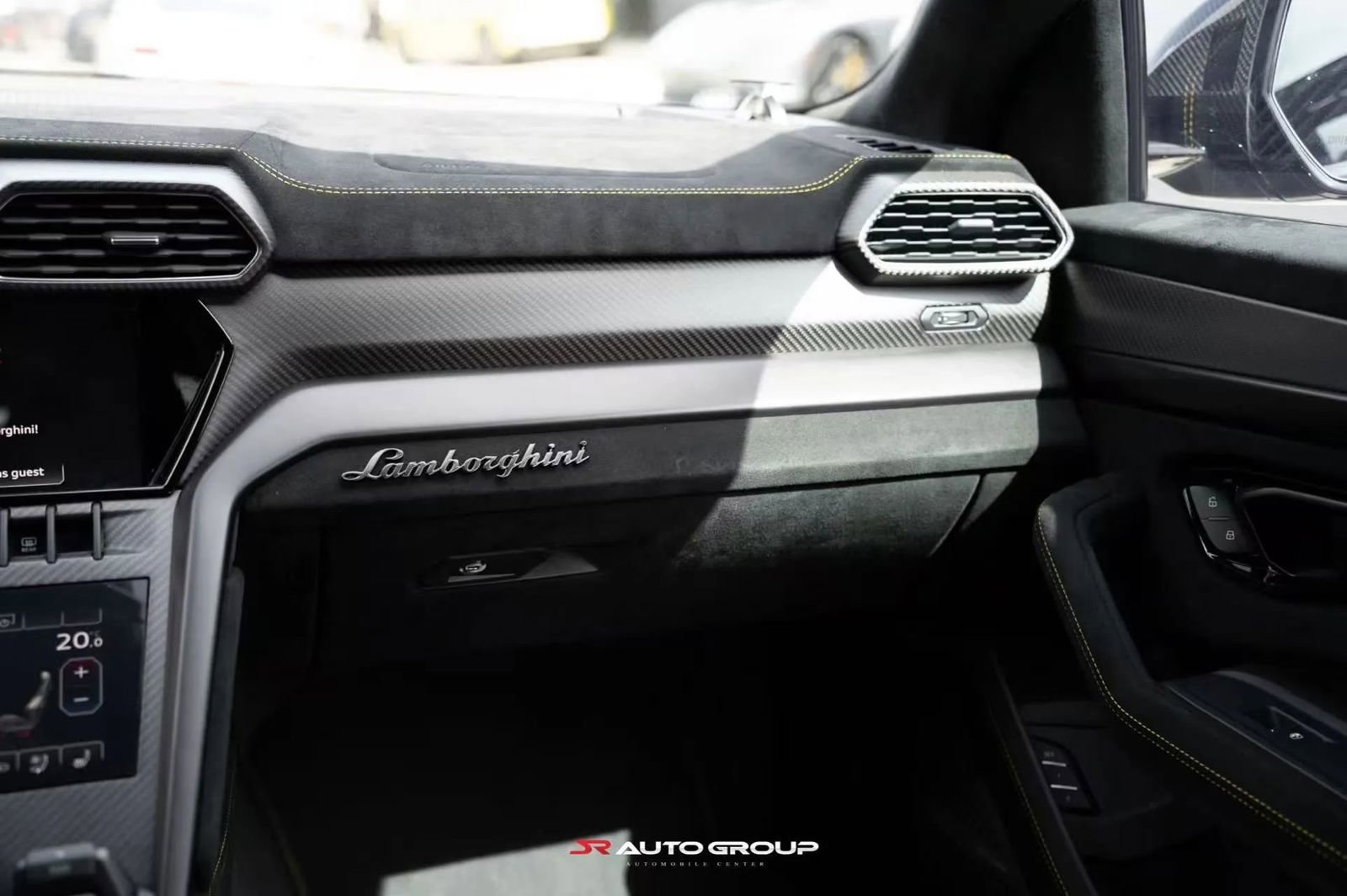 Used 2023 Lamborghini Urus Performante AWD/4WD image 35