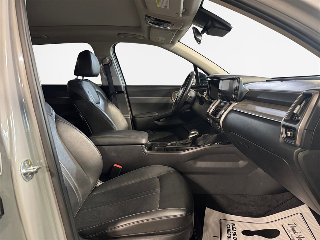 Certified 2022 Kia Sorento S w/ Panoramic Sunroof Package image 26