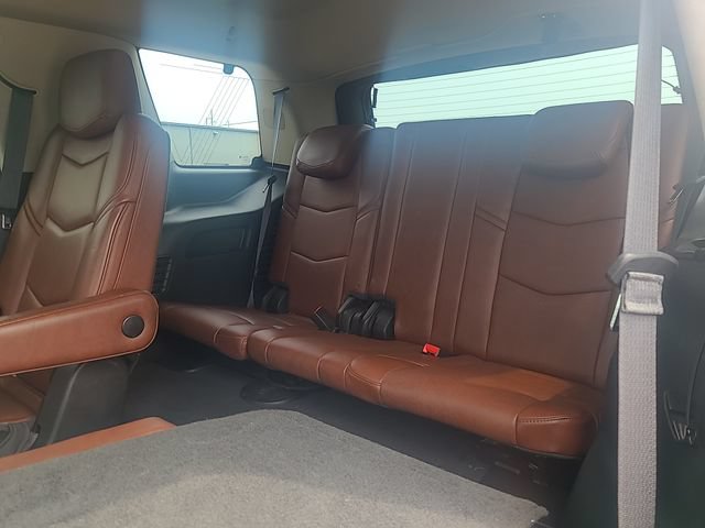 Used 2018 Cadillac Escalade Luxury AWD/4WD image 29