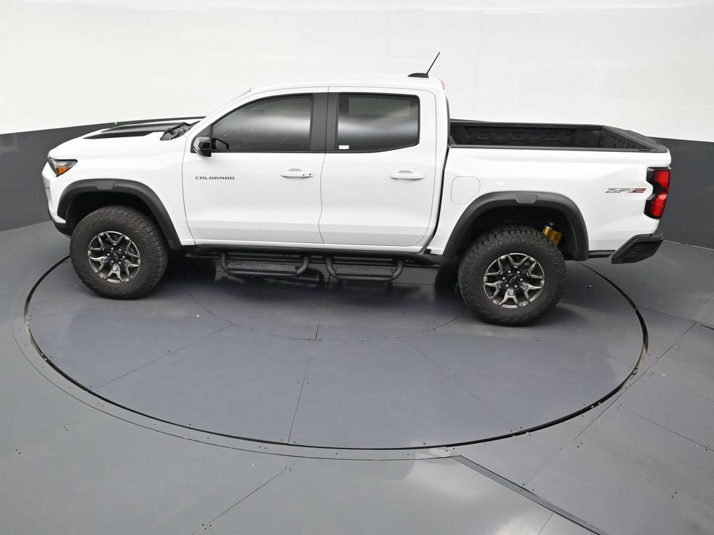 Used 2025 Chevrolet Colorado ZR2 AWD/4WD image 13