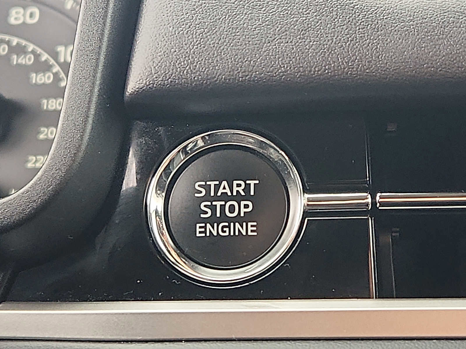 Used 2025 Mitsubishi Outlander SE image 22