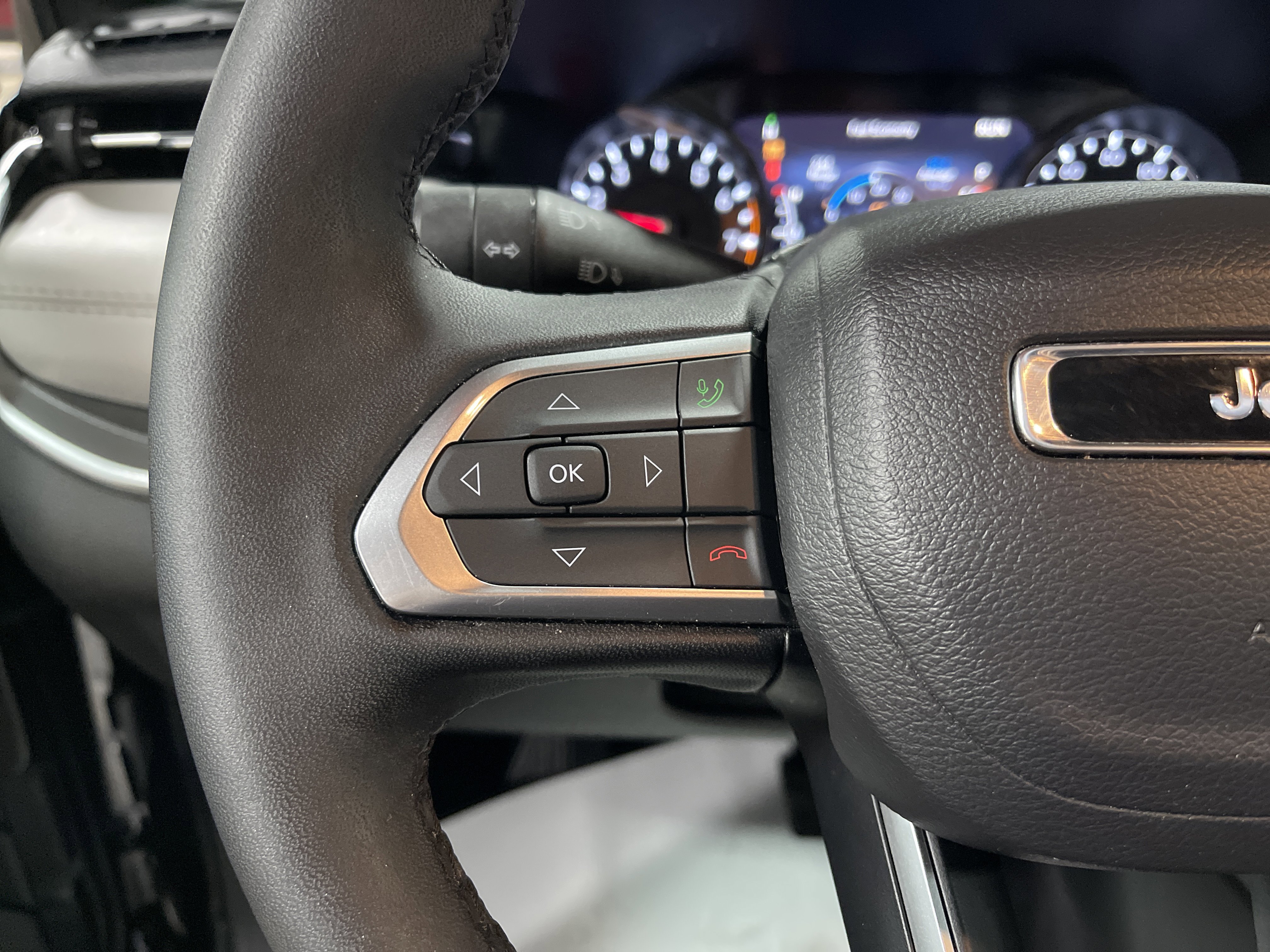 Used 2024 Jeep Compass Limited image 18