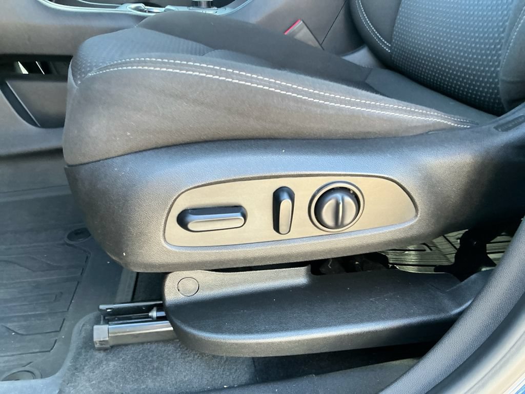 Used 2022 GMC Terrain SLE w/ Driver Convenience Package AWD/4WD image 23