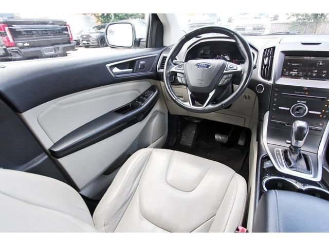 Used 2015 Ford Edge Titanium FWD image 7