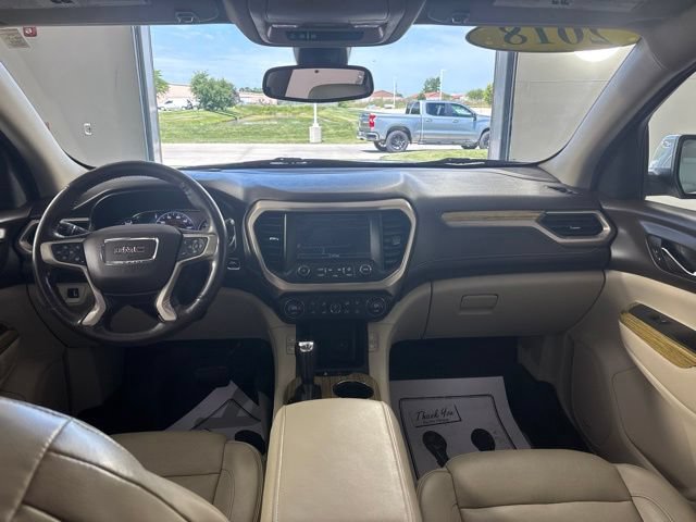Used 2018 GMC Acadia Denali w/ Technology Package AWD/4WD image 3
