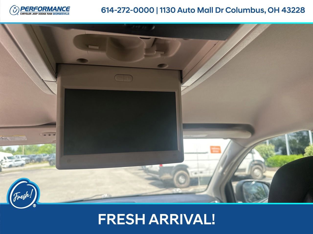 Used 2012 Chrysler Town & Country Touring w/ Entertainment Group #1 FWD image 20