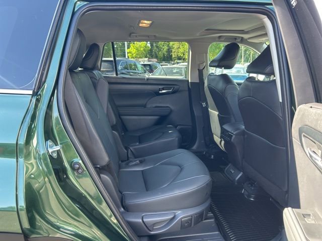 Used 2025 Toyota Highlander XLE image 21