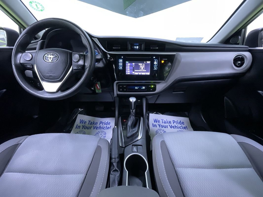 Used 2017 Toyota Corolla LE image 19