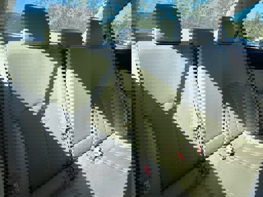 Used 2013 Subaru Legacy 2.5i Limited image 9