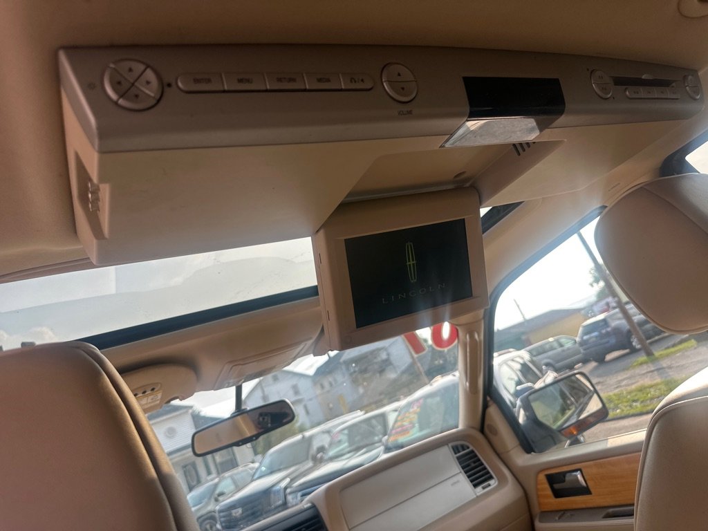 Used 2007 Lincoln Navigator Ultimate image 14