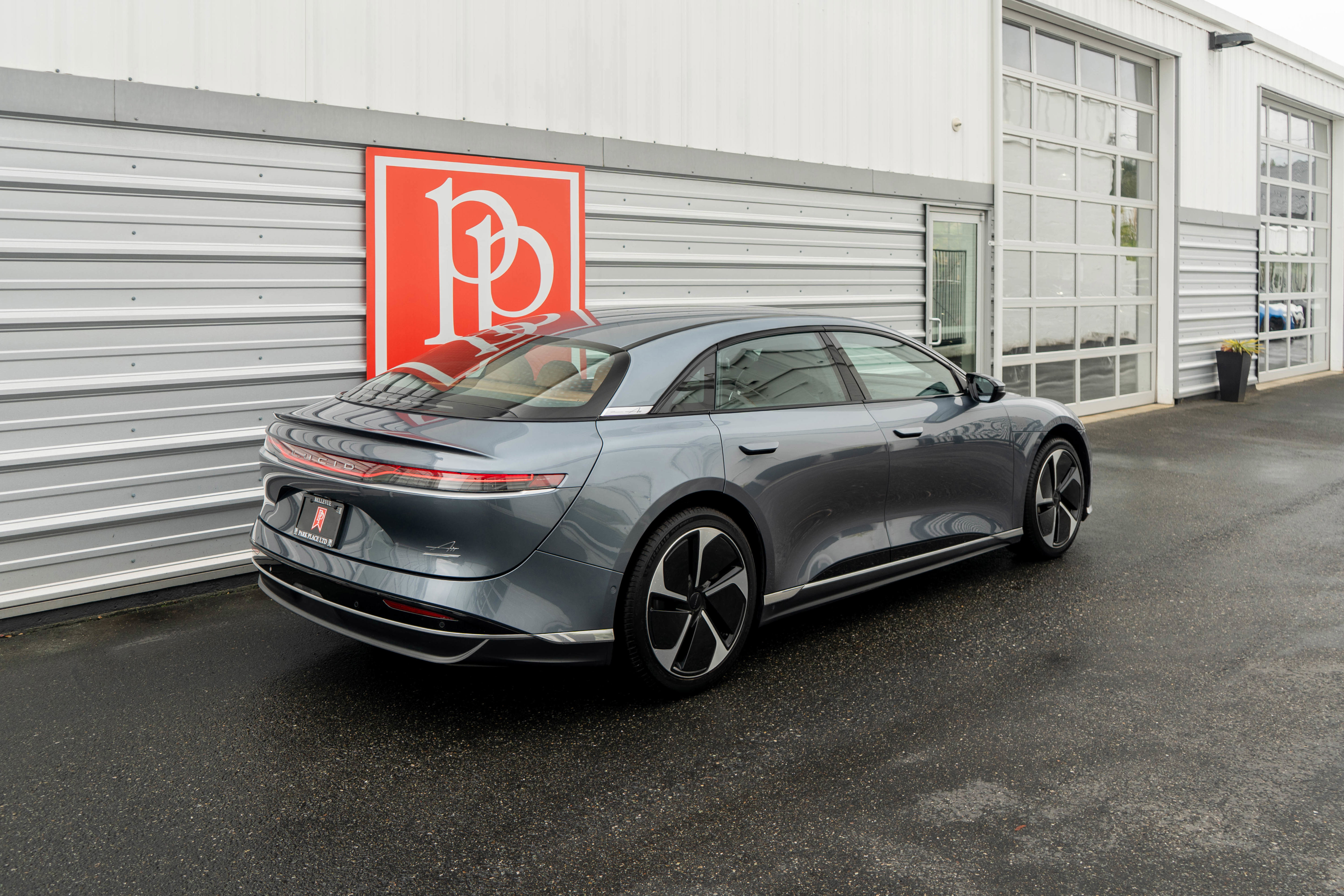 Used 2024 Lucid Air Touring AWD/4WD image 39