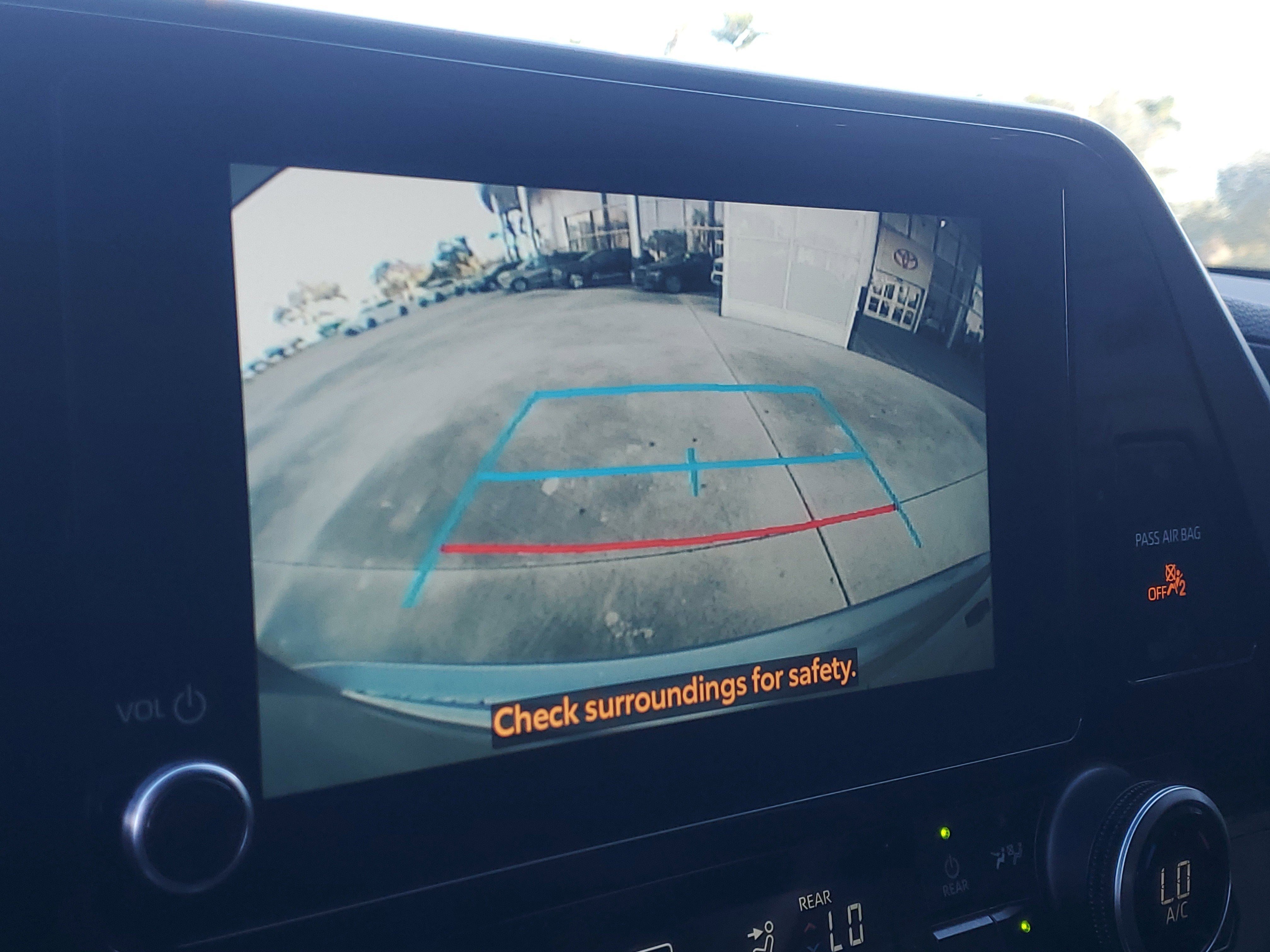 Used 2024 Toyota Highlander XLE image 25