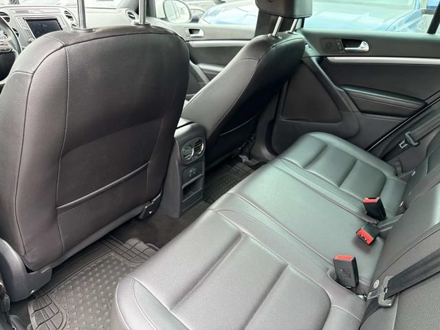 Used 2016 Volkswagen Tiguan R-Line FWD image 9