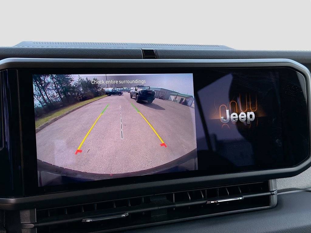 Used 2025 Jeep Wrangler Unlimited Sahara image 15