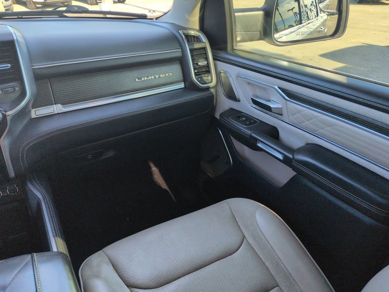Used 2023 RAM 1500 Limited AWD/4WD image 16