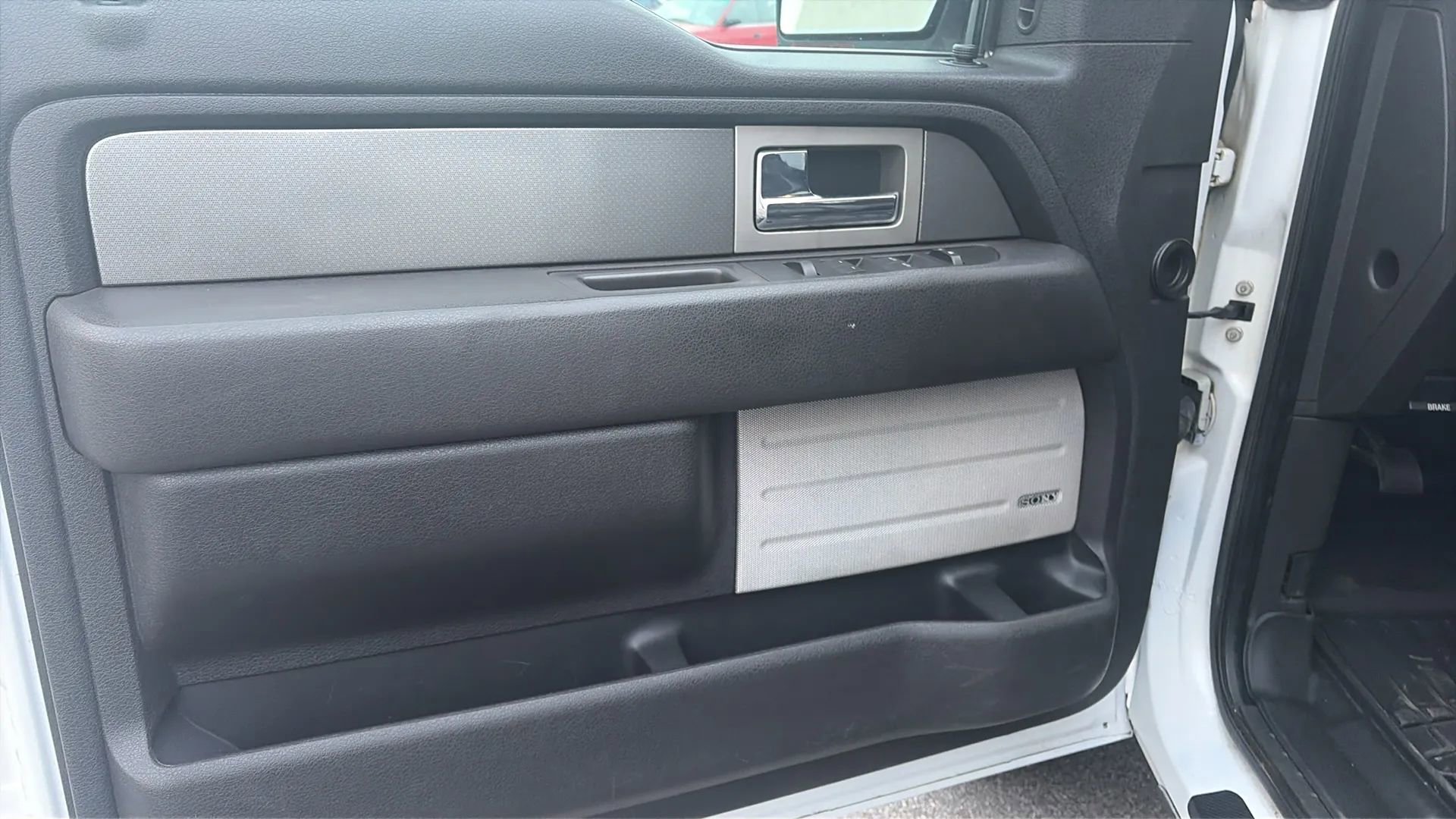 Used 2011 Ford F150 Raptor w/ Raptor Luxury Pkg image 37