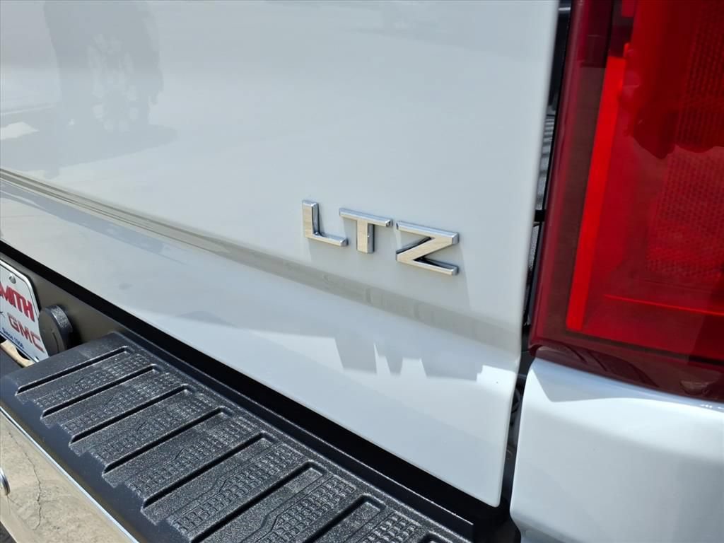 Used 2024 Chevrolet Silverado 2500 LTZ w/ LTZ Premium Package AWD/4WD image 15