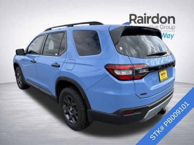 Used 2023 Honda Pilot TrailSport image 2