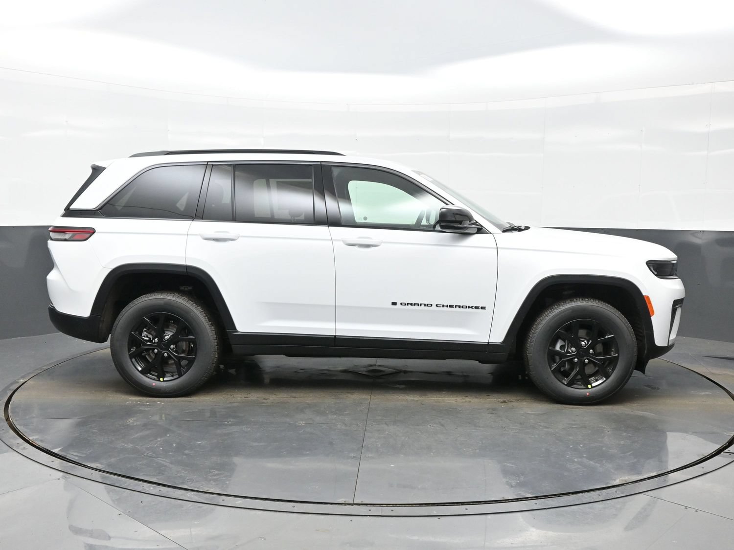 New 2026 Jeep Grand Cherokee Altitude AWD/4WD image 10