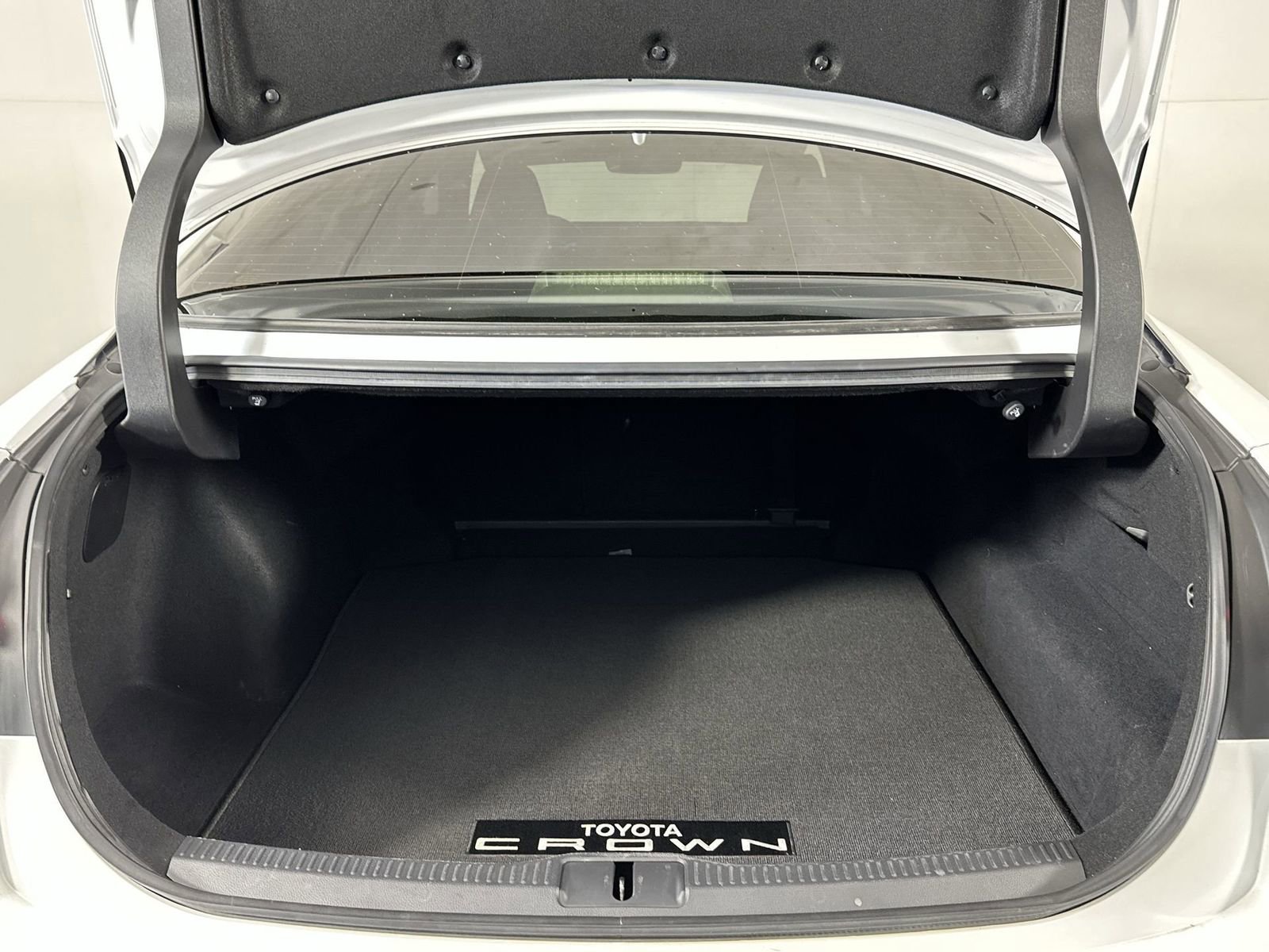 Used 2023 Toyota Crown XLE AWD/4WD image 24