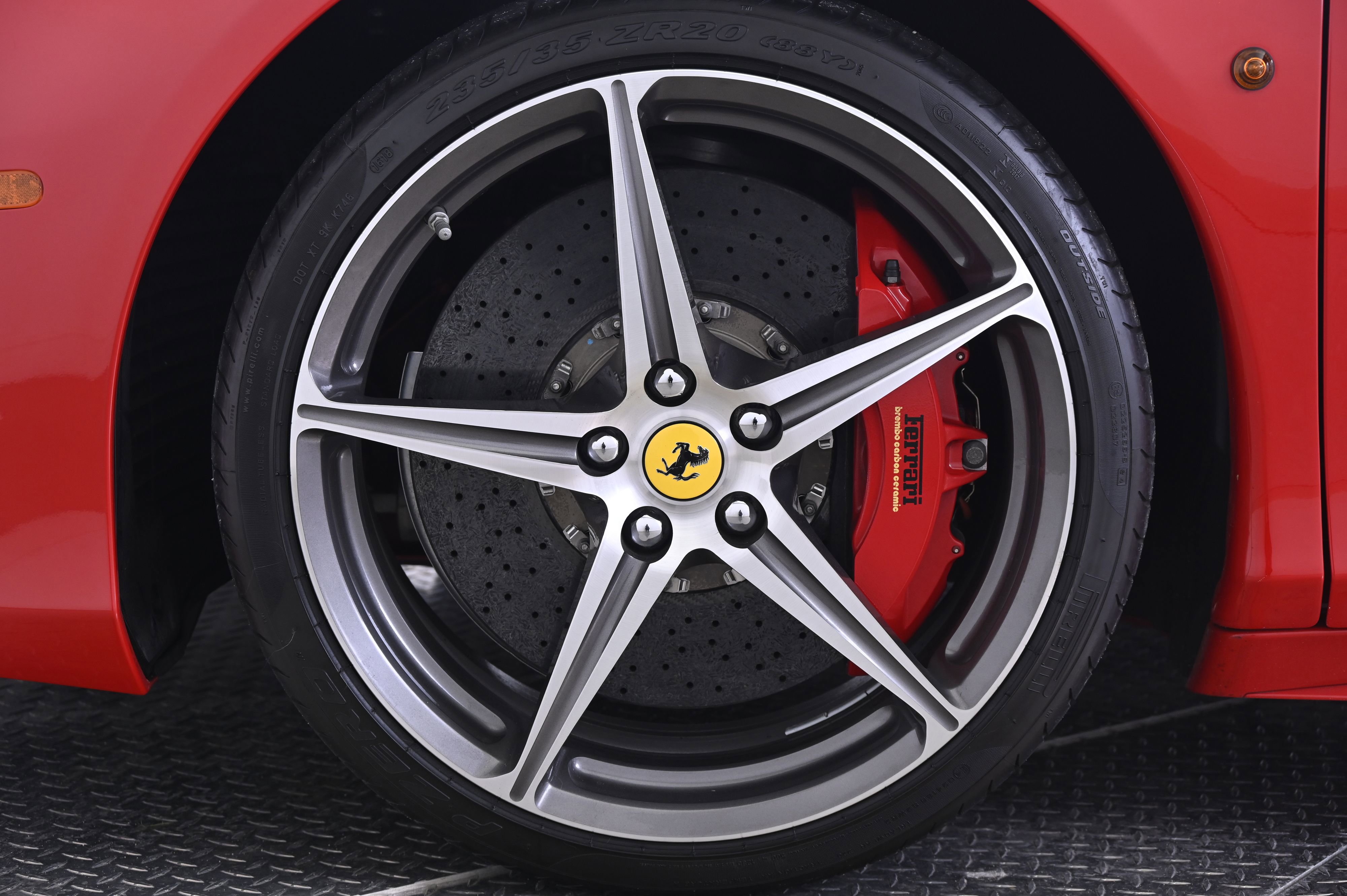 Used 2013 Ferrari 458 Spider image 15