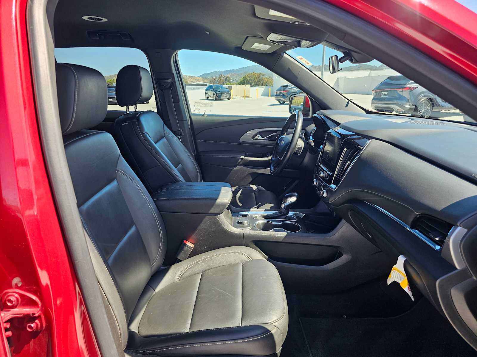 Used 2023 Chevrolet Traverse LT FWD image 10