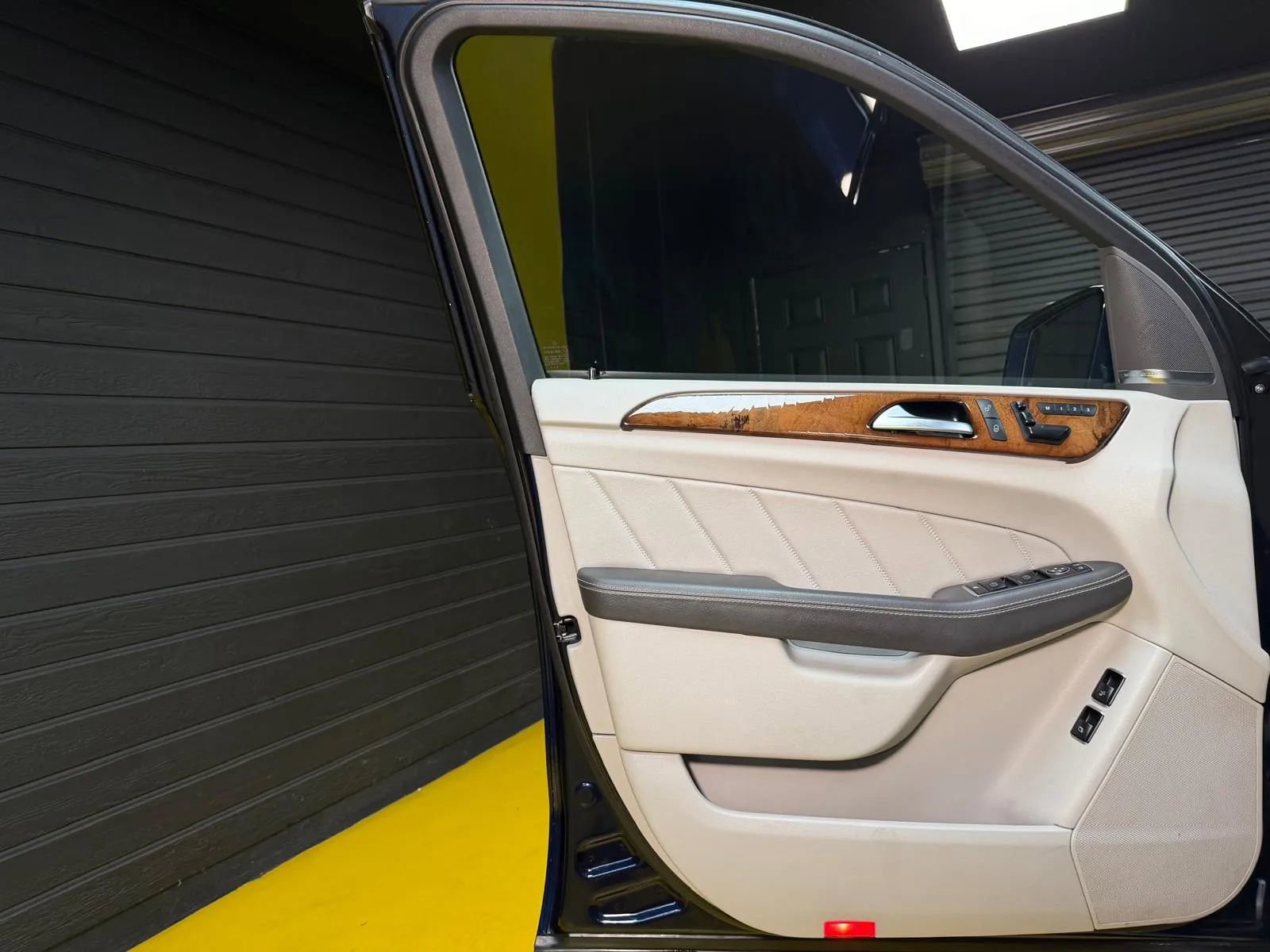 Used 2016 Mercedes-Benz GL 320 BlueTEC 4MATIC image 27