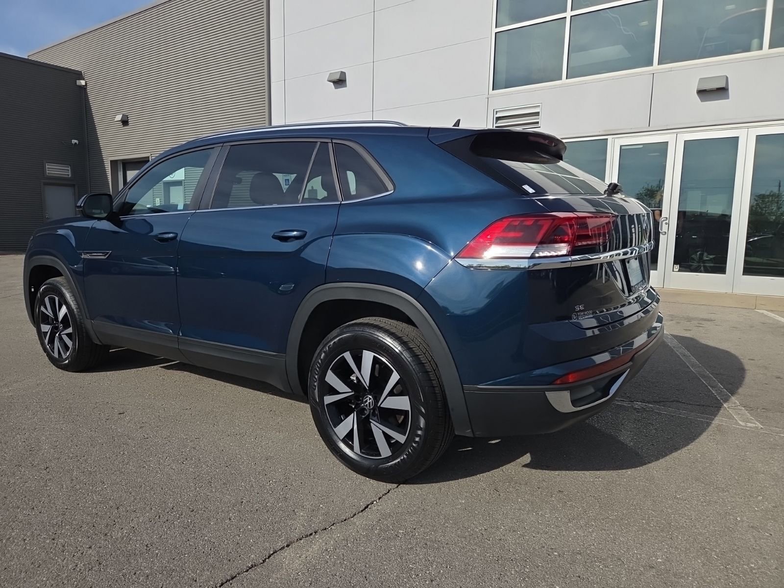 Certified 2023 Volkswagen Atlas Cross Sport SE AWD/4WD image 15
