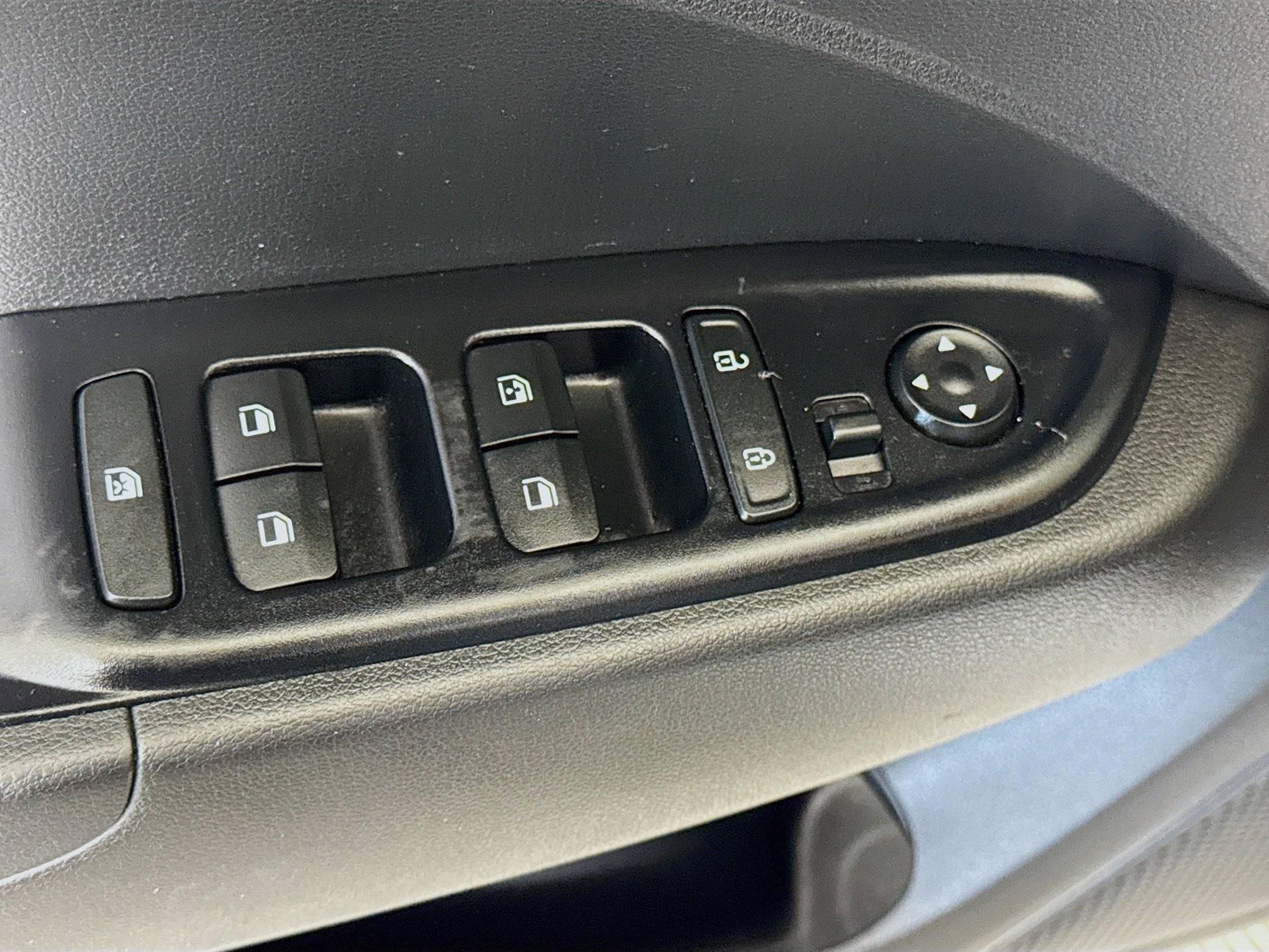 Used 2020 Hyundai Venue SEL w/ Convenience + Premium Package image 24