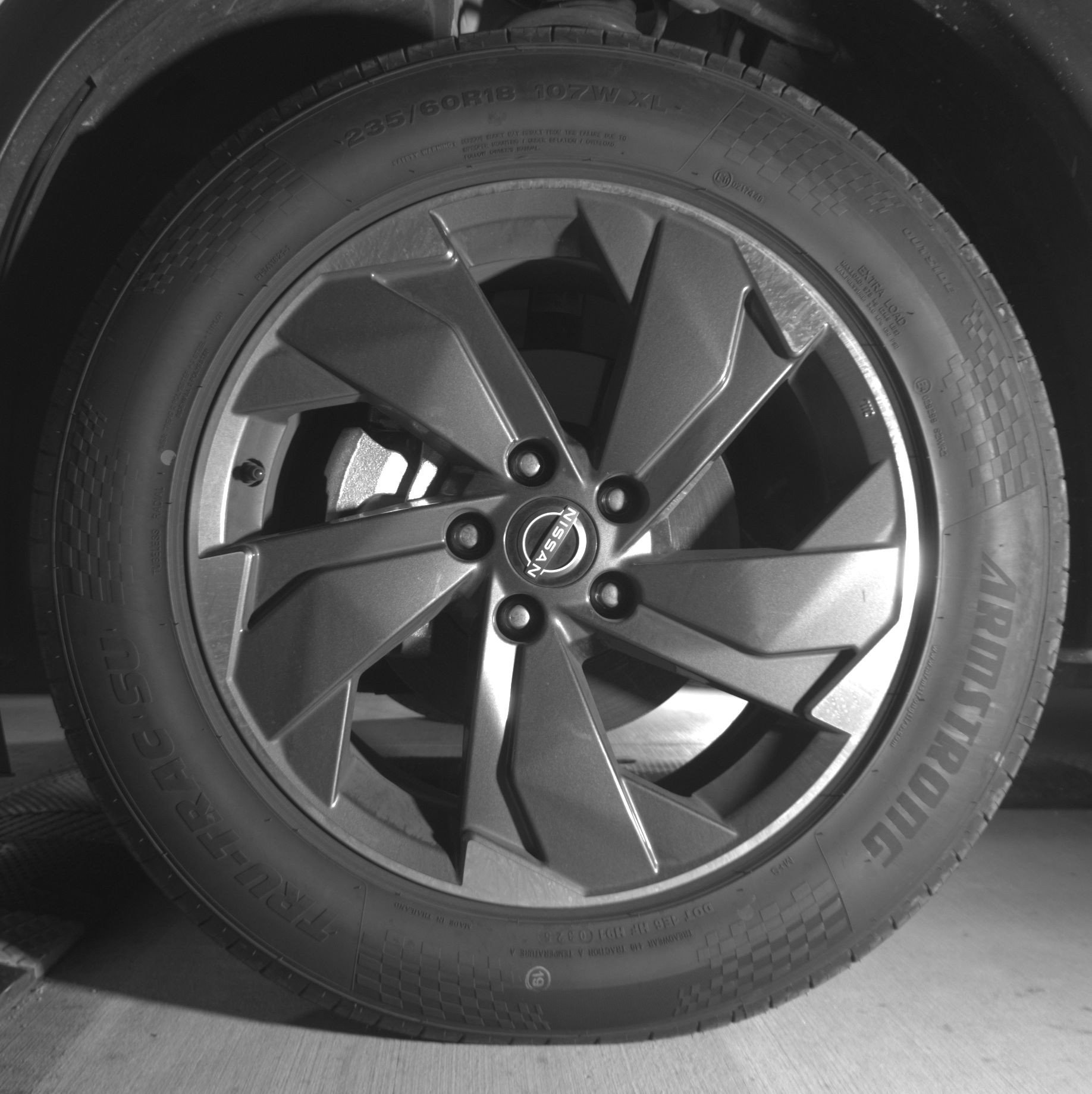 Used 2025 Nissan Rogue SV FWD image 12