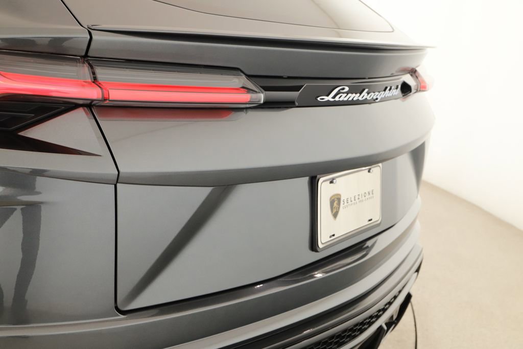 Used 2020 Lamborghini Urus image 32