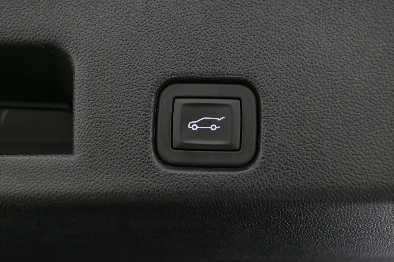 Used 2024 Chevrolet Traverse Z71 AWD/4WD image 13