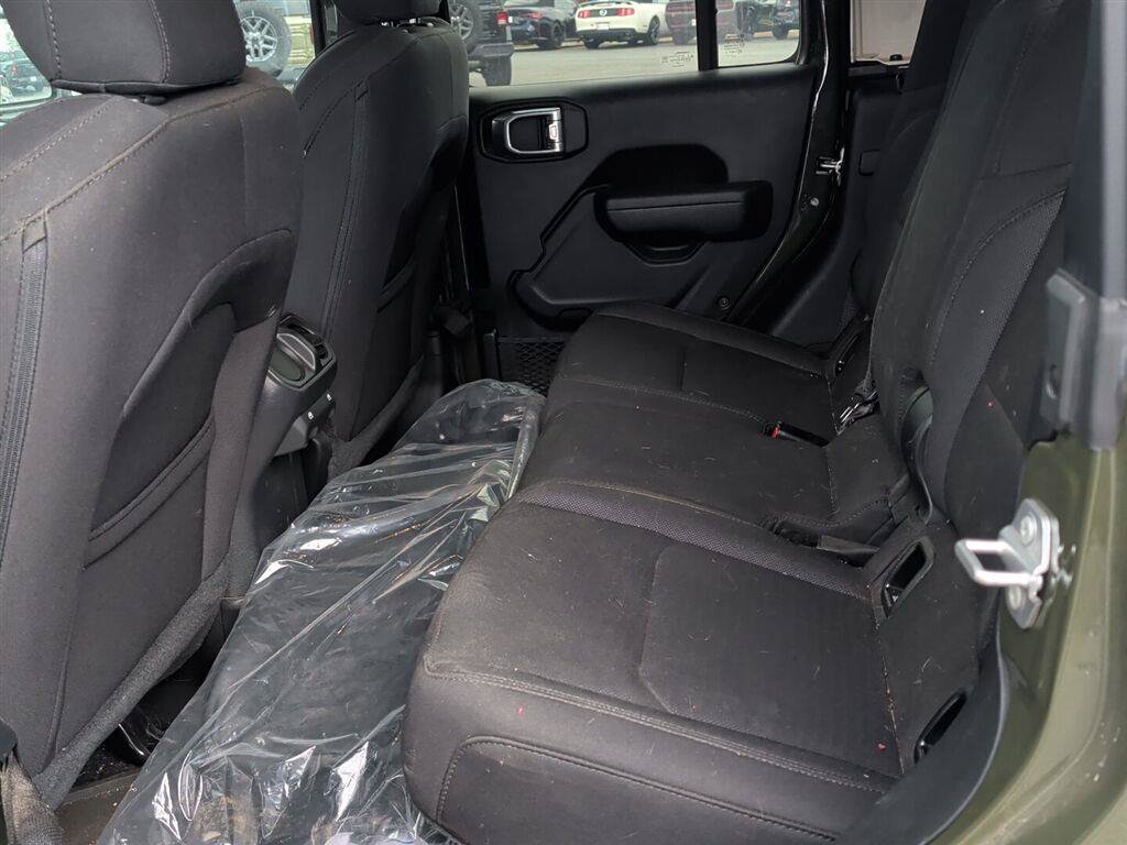 Used 2022 Jeep Gladiator Sport AWD/4WD image 15
