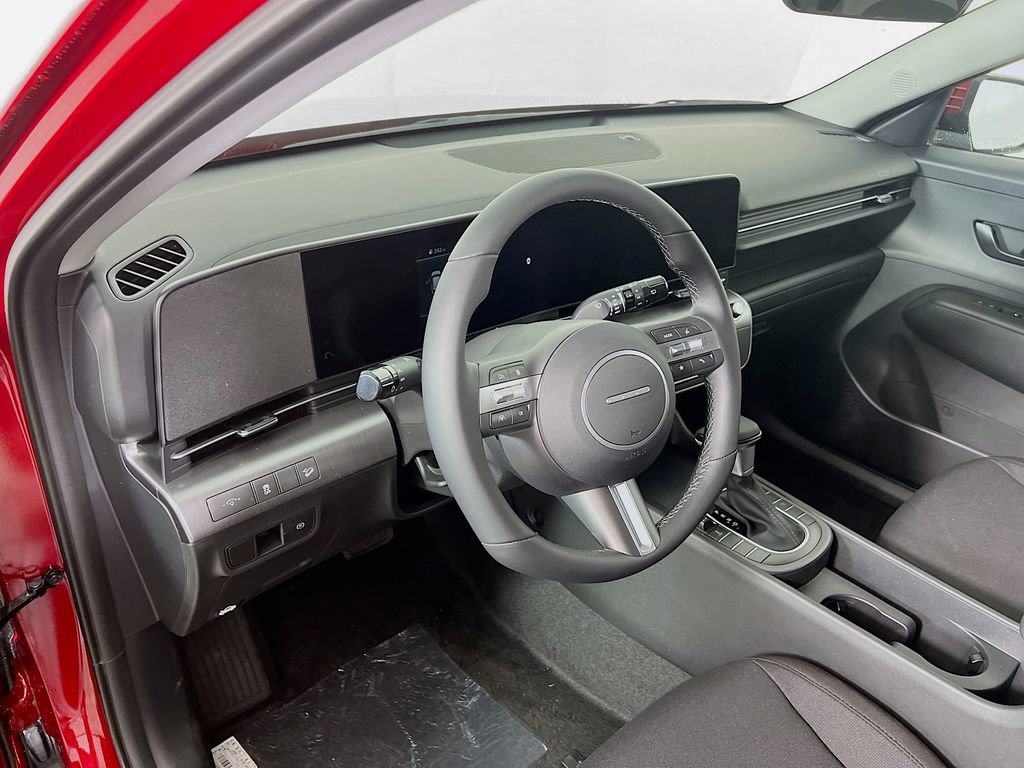 Certified 2025 Hyundai Kona SEL image 9