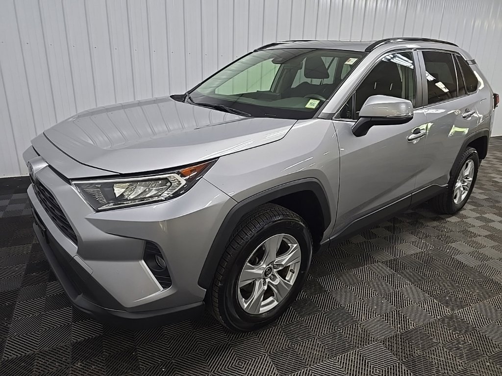 Used 2019 Toyota RAV4 XLE AWD/4WD image 8