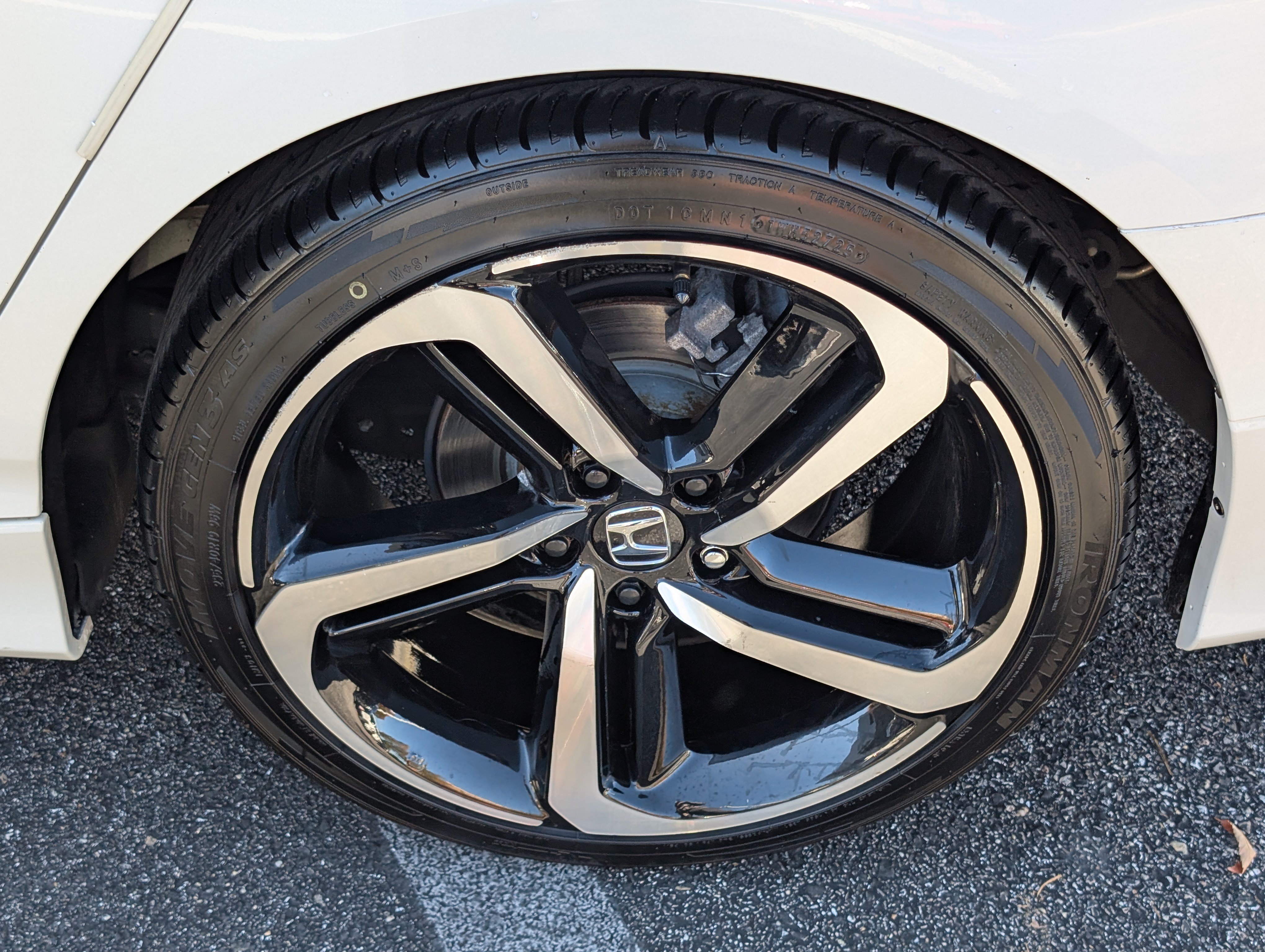 Used 2018 Honda Accord Sport image 11