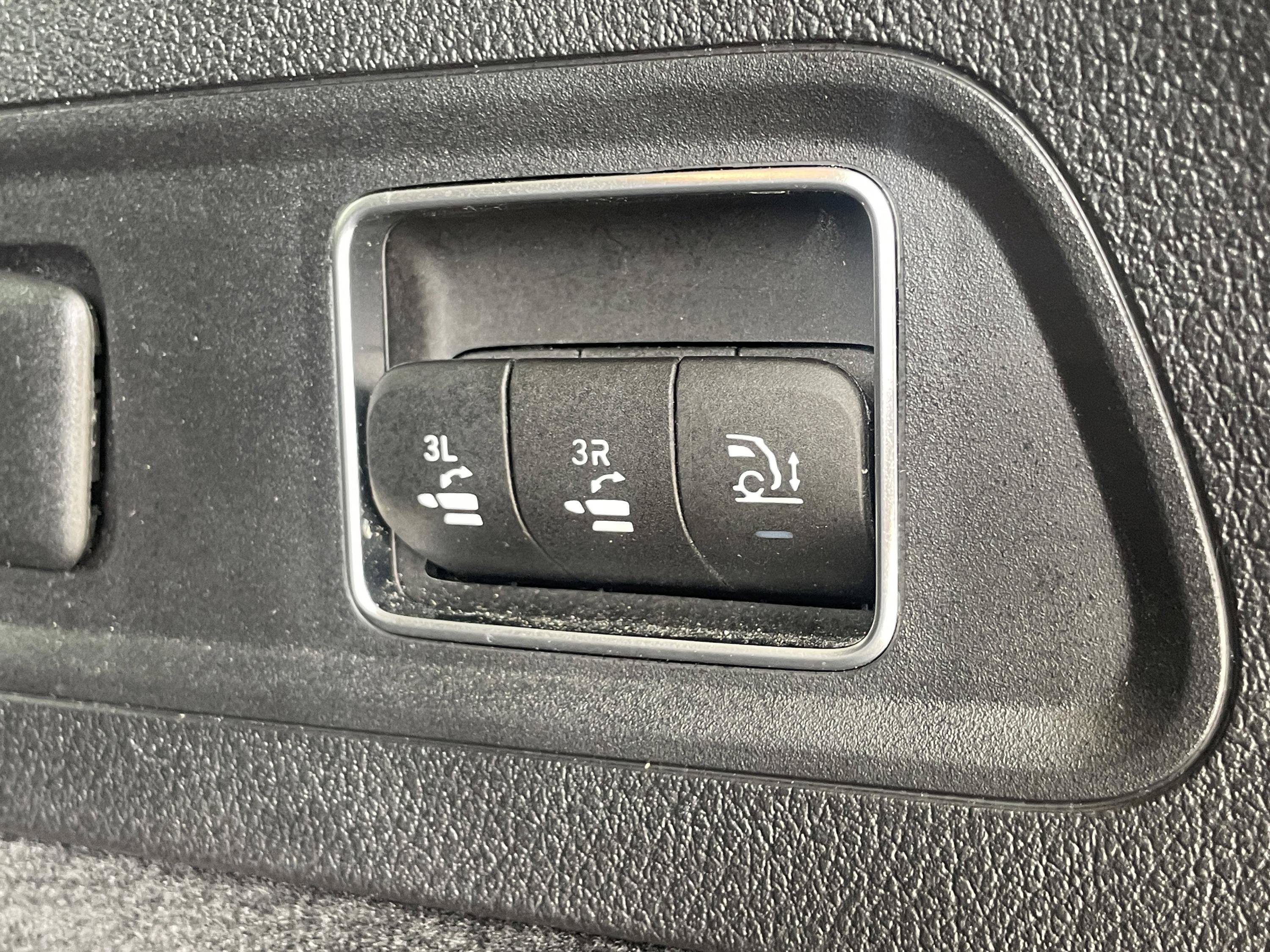 Used 2023 Mercedes-Benz GLS 580 4MATIC image 22