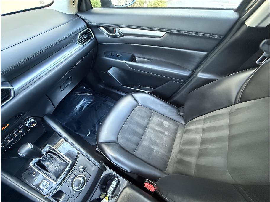 Used 2018 MAZDA CX-5 Touring w/ Preferred Equipment Package FWD image 12