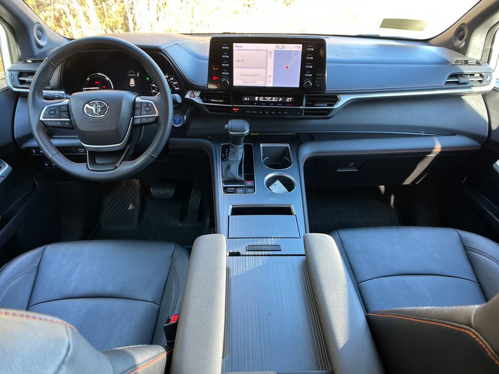Used 2024 Toyota Sienna XSE image 13