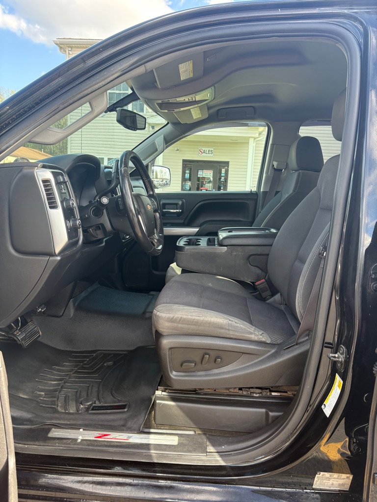 Used 2015 Chevrolet Silverado 2500 LT w/ LT Convenience Package AWD/4WD image 10