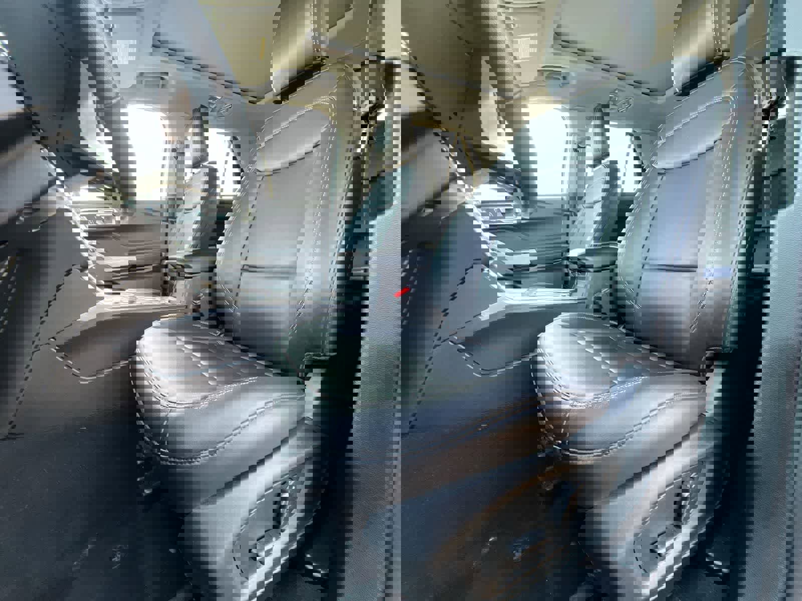 Used 2024 Ford Explorer XLT w/ Equipment Group 202A AWD/4WD image 16