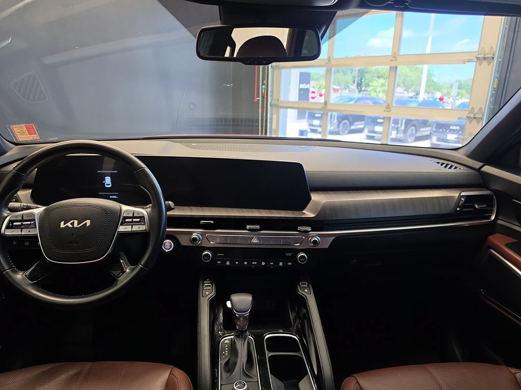 Certified 2023 Kia Telluride EX w/ EX Captain's Chair Package FWD image 19