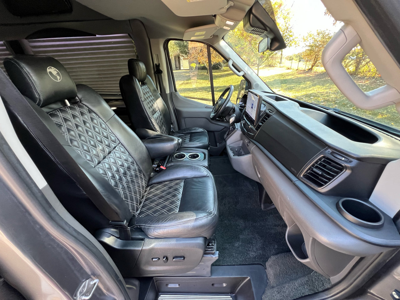 Used 2022 Ford Transit 250 Medium Roof AWD image 34