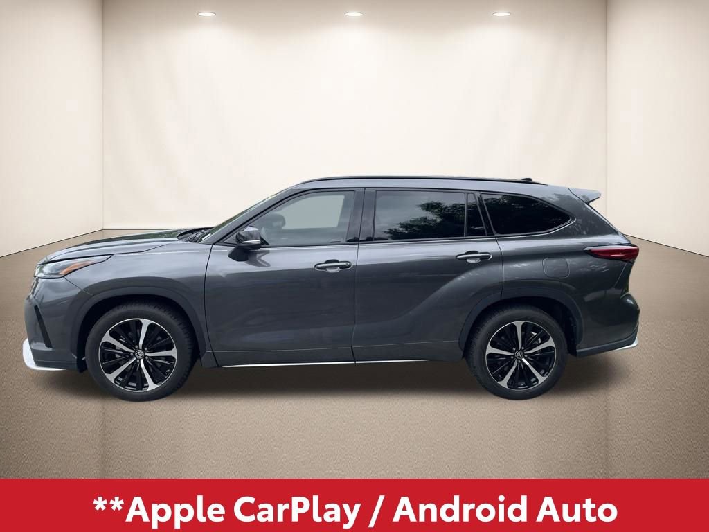 Used 2022 Toyota Highlander XSE FWD video 3