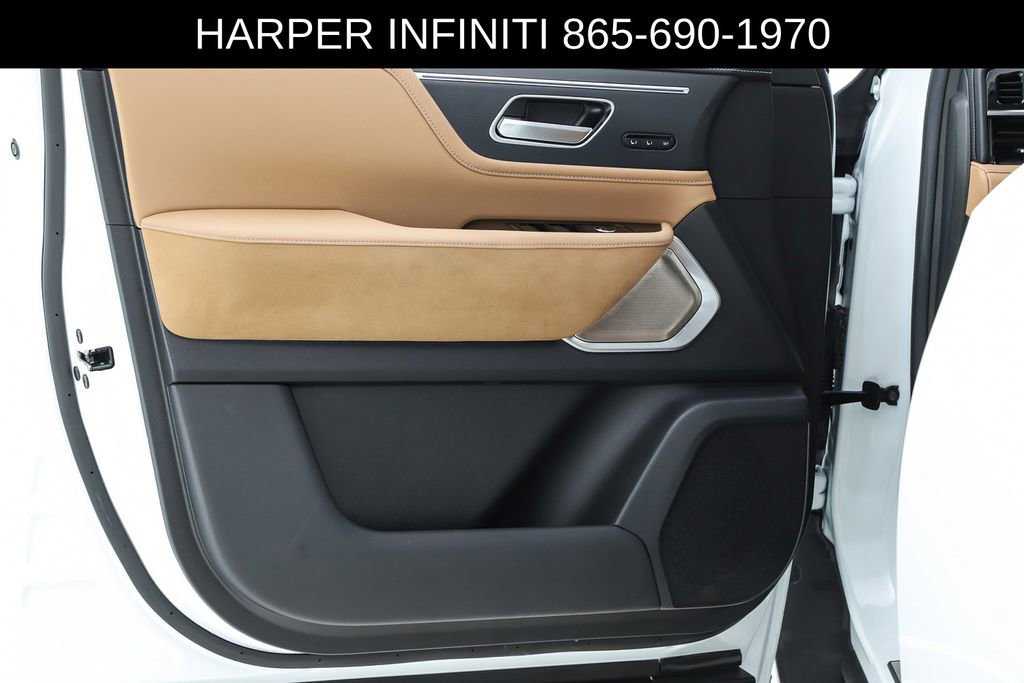 Used 2025 INFINITI QX80 Sensory AWD/4WD image 19