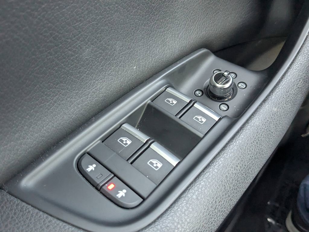 Used 2018 Audi Q7 3.0T Prestige image 12